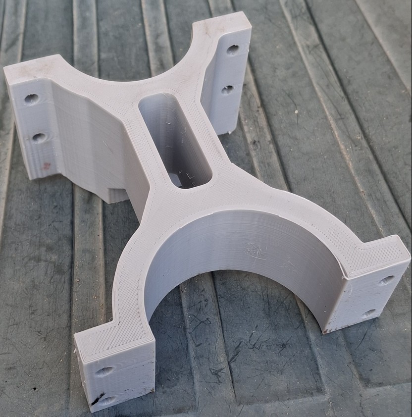 Egyedi tervezésű tartó